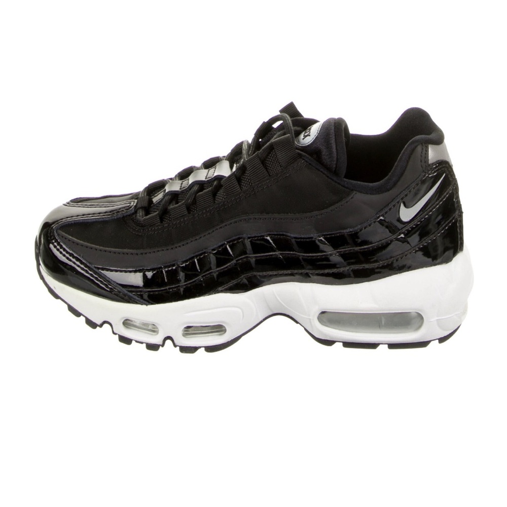 Heels: 1.75"

Color: Black
Style #: AH8697-001
Shoe Size: 5.5